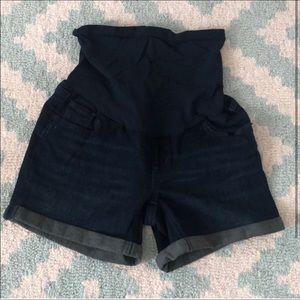 Pea in a pod maternity jean shorts